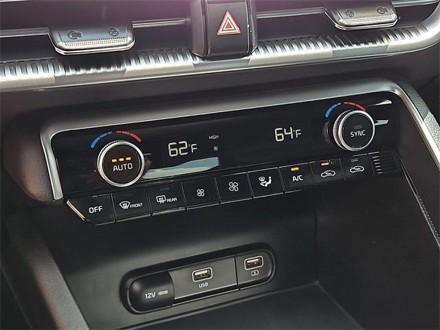 Photo of 2024 Glacial White Pearl Kia K5