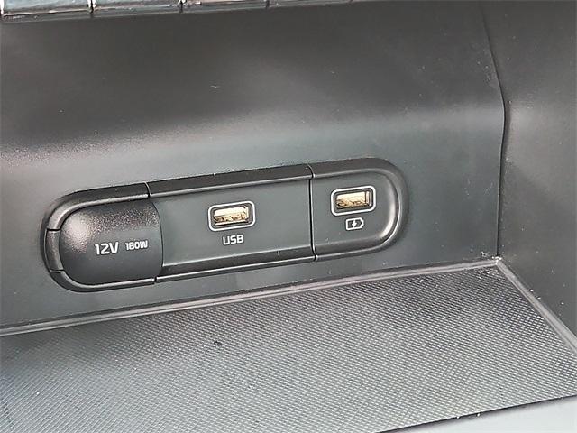 Photo of 2024 Glacial White Pearl Kia K5