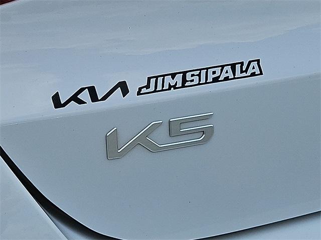 Photo of 2024 Glacial White Pearl Kia K5