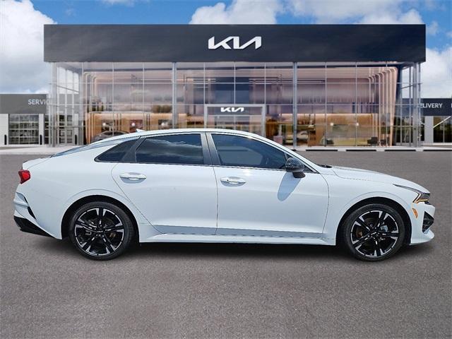 Photo of 2024 Glacial White Pearl Kia K5