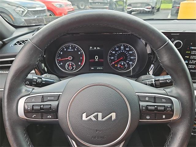 Photo of 2024 Glacial White Pearl Kia K5