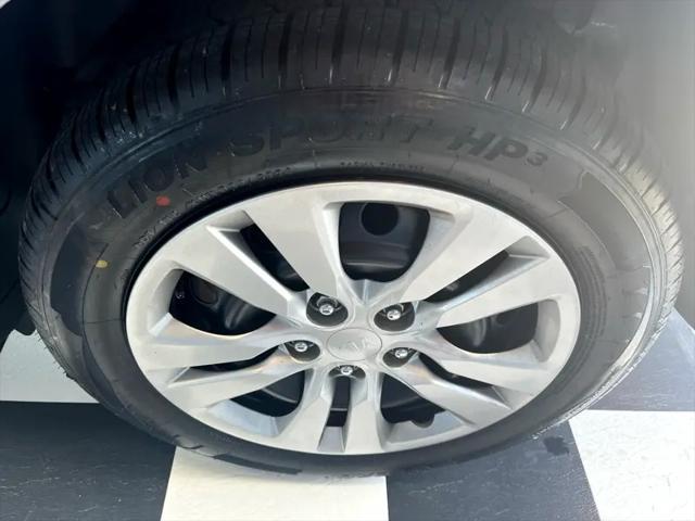 Photo of 2020 Sparkling Silver Kia Soul