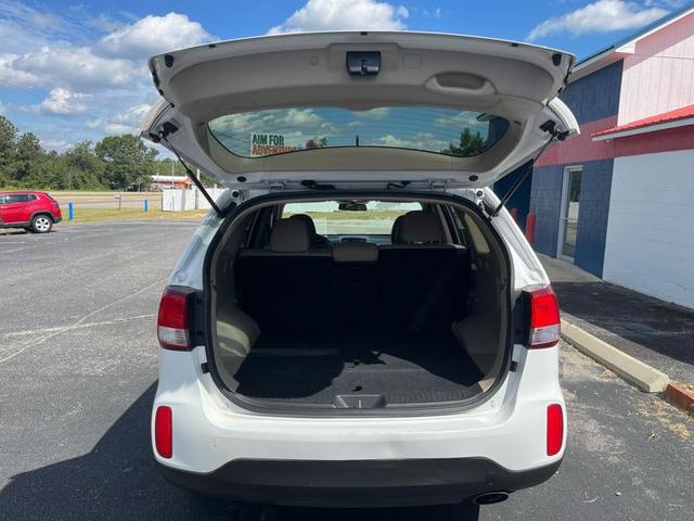 Photo of 2015 Snow White Pearl Kia Sorento