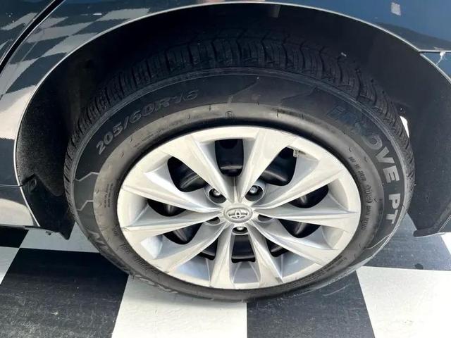 Photo of 2017 GRAY Toyota Camry