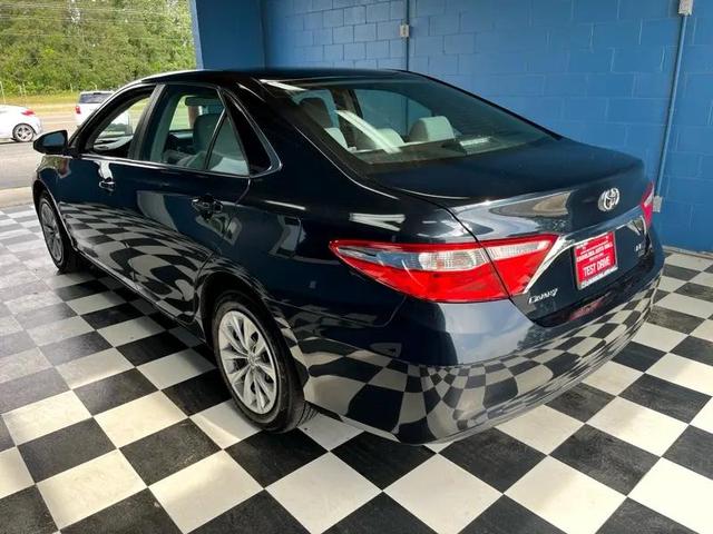 Photo of 2017 GRAY Toyota Camry