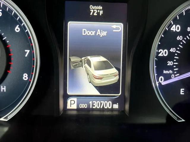 Photo of 2017 GRAY Toyota Camry