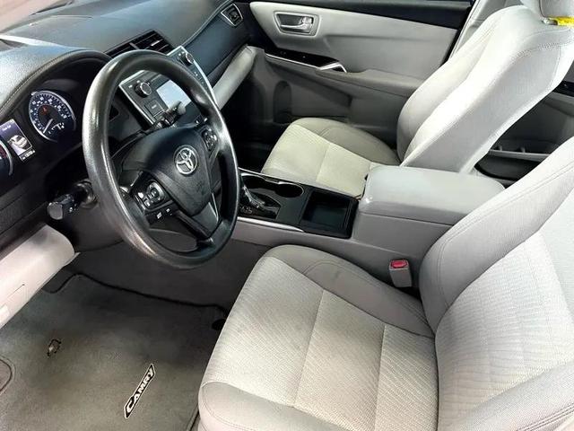 Photo of 2017 GRAY Toyota Camry