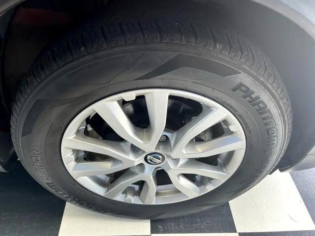 Photo of 2018 Scarlet Ember Nissan Rogue