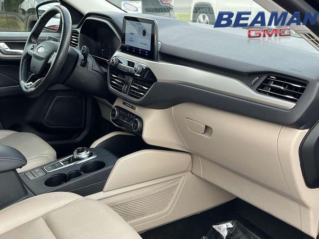 Photo of 2021 Blue Metallic Ford Escape