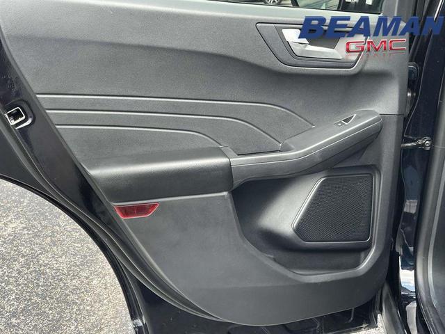Photo of 2021 Blue Metallic Ford Escape