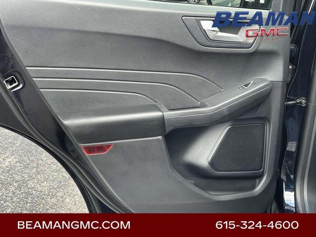 Photo of 2021 Blue Metallic Ford Escape
