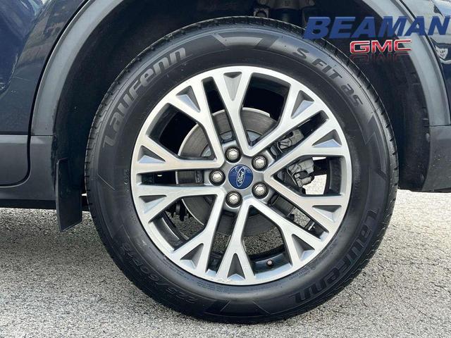 Photo of 2021 Blue Metallic Ford Escape
