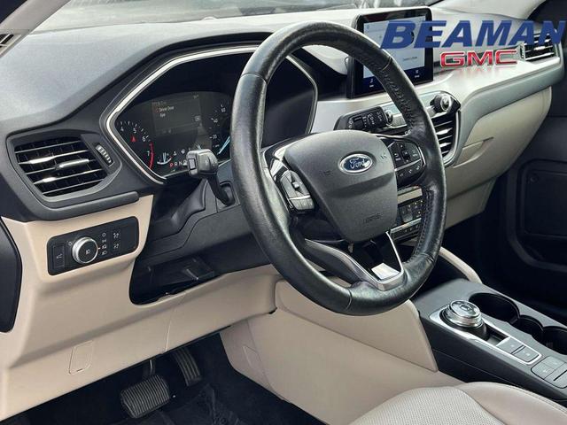 Photo of 2021 Blue Metallic Ford Escape