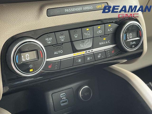 Photo of 2021 Blue Metallic Ford Escape