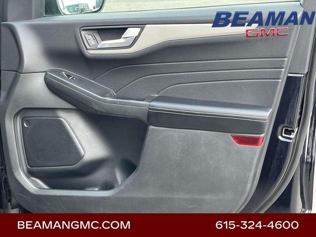 Photo of 2021 Blue Metallic Ford Escape