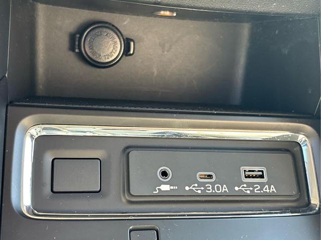 Photo of 2023 Crystal White Pearl Subaru Ascent