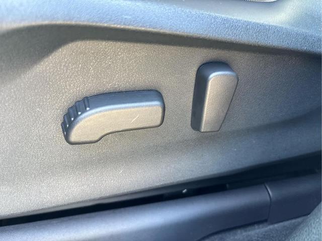 Photo of 2023 Crystal White Pearl Subaru Ascent