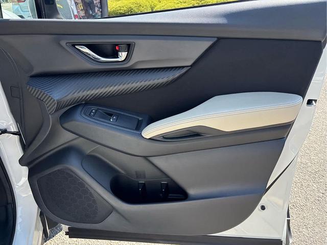 Photo of 2023 Crystal White Pearl Subaru Ascent