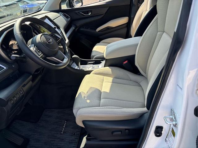 Photo of 2023 Crystal White Pearl Subaru Ascent