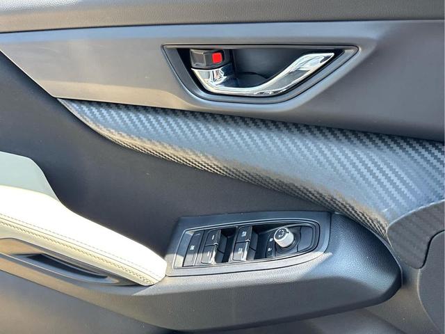 Photo of 2023 Crystal White Pearl Subaru Ascent