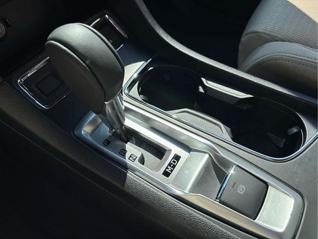 Photo of 2023 Crystal White Pearl Subaru Ascent