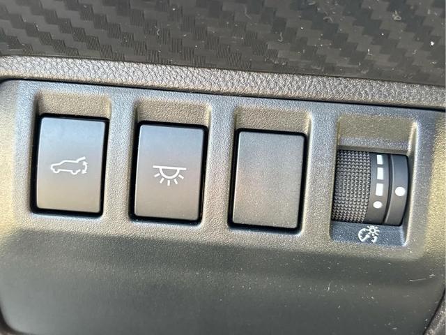Photo of 2023 Crystal White Pearl Subaru Ascent