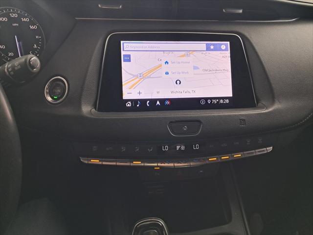 Photo of 2020 Crystal White Tricoat Cadillac XT4
