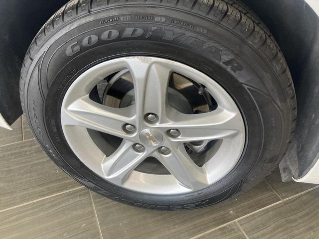 Photo of 2023 Summit White Chevrolet Malibu