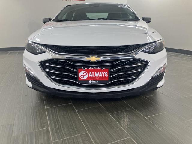 Photo of 2023 Summit White Chevrolet Malibu