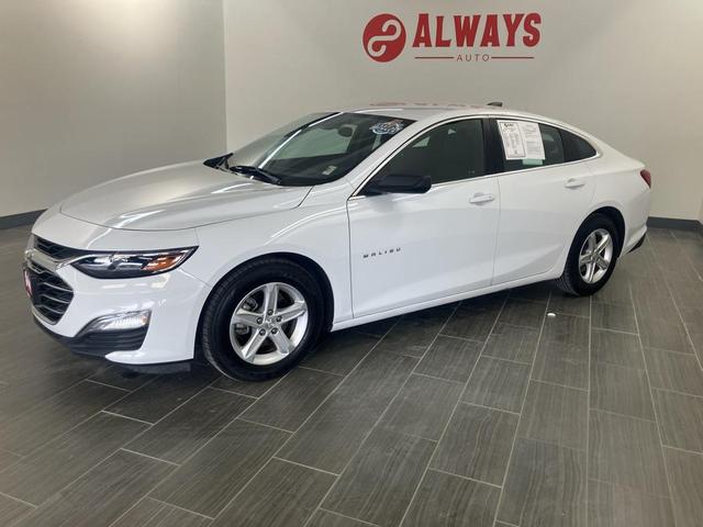 Photo of 2023 Summit White Chevrolet Malibu