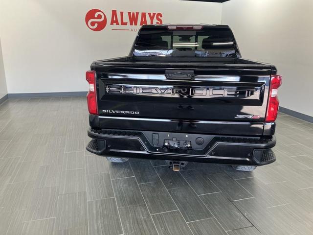 Photo of 2022 Black Chevrolet Silverado 1500