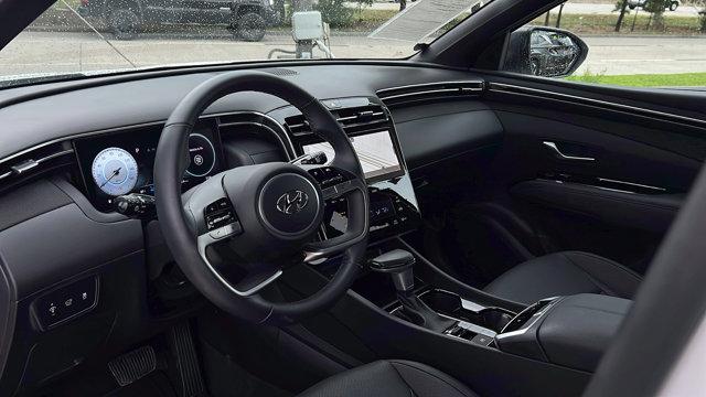 Photo of 2024 White Hyundai TUCSON