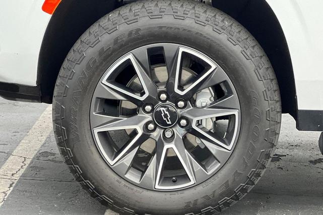 Photo of 2023 Summit White Chevrolet Tahoe