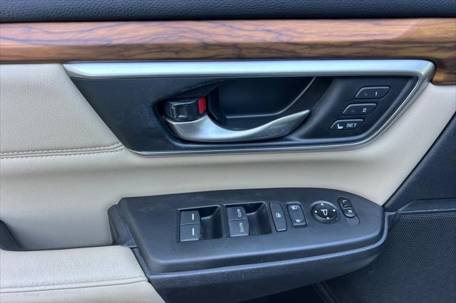 Photo of 2019 Platinum White Pearl Honda CR-V