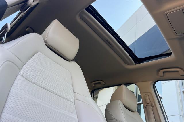 Photo of 2019 Platinum White Pearl Honda CR-V