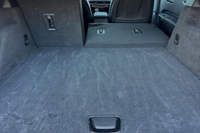 Photo of 2024 Argent Silver Metallic Cadillac XT4