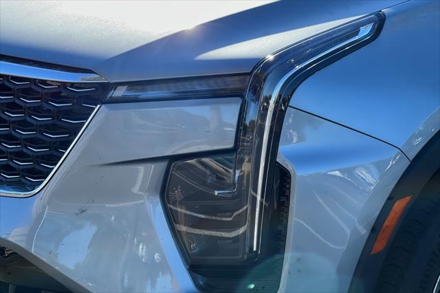 Photo of 2024 Argent Silver Metallic Cadillac XT4