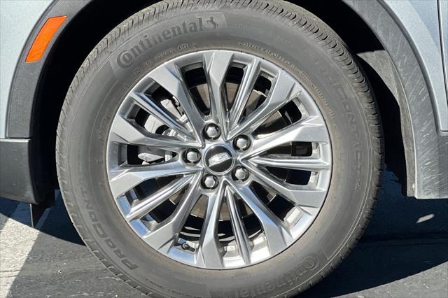 Photo of 2024 Argent Silver Metallic Cadillac XT4