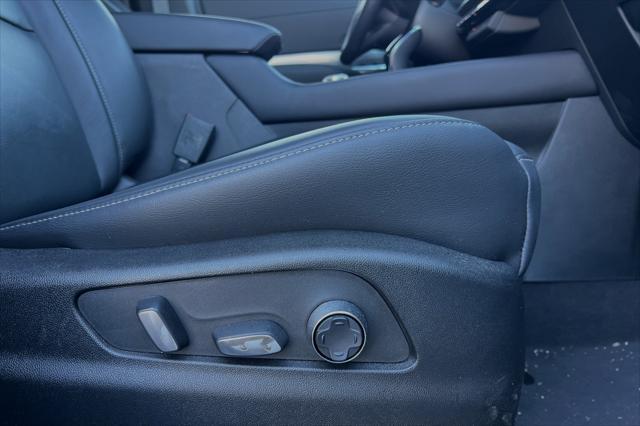 Photo of 2024 Argent Silver Metallic Cadillac XT4