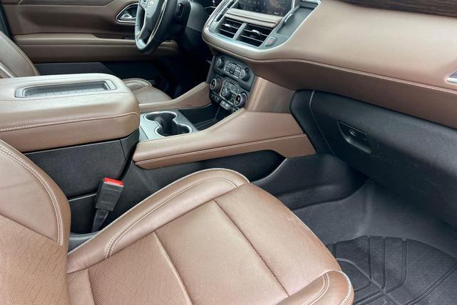 Photo of 2023 Summit White Chevrolet Suburban