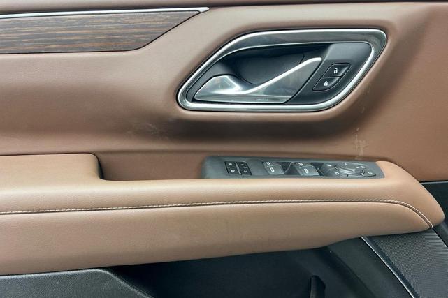 Photo of 2023 Summit White Chevrolet Suburban