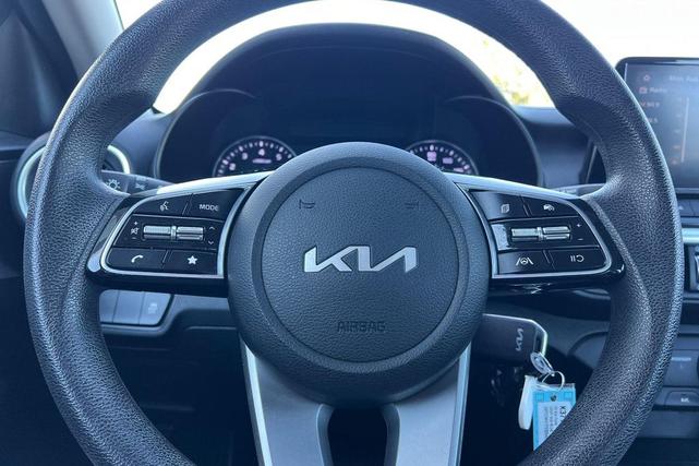 Photo of 2023 Deep Sea Blue Kia Forte