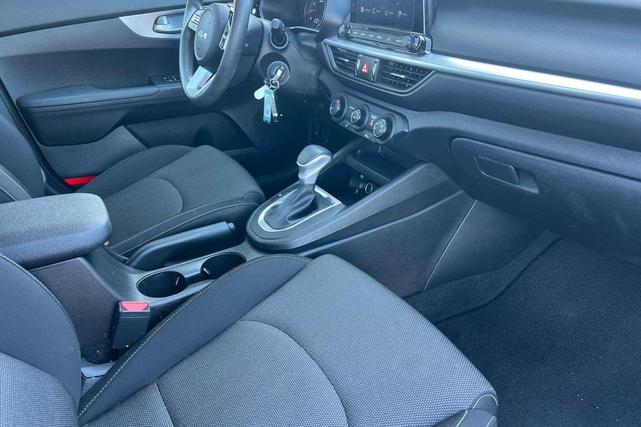 Photo of 2023 Deep Sea Blue Kia Forte