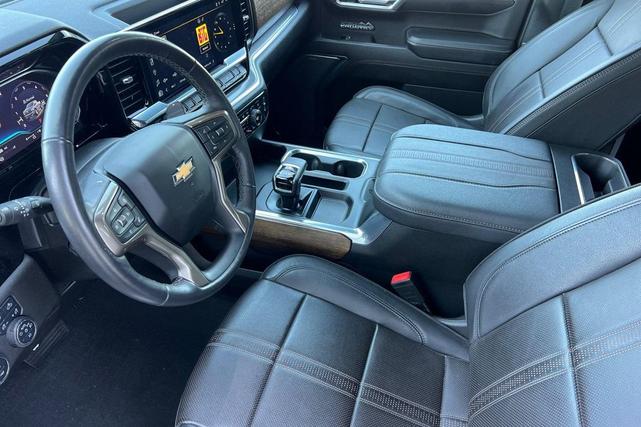 Photo of 2023 Iridescent Pearl Tricoat Chevrolet Silverado 1500