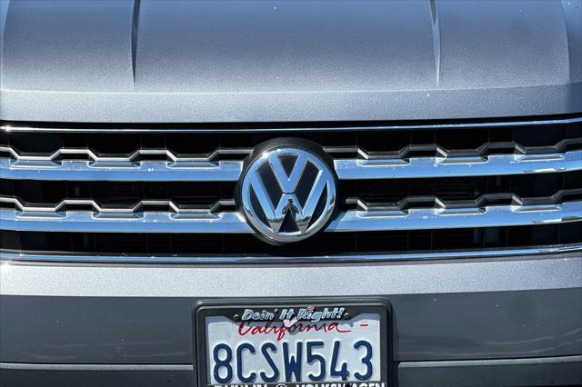 Photo of 2018 Platinum Gray Metallic Volkswagen Atlas
