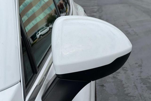Photo of 2022 Summit White Buick Envision