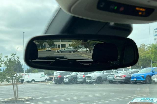 Photo of 2022 Summit White Buick Envision