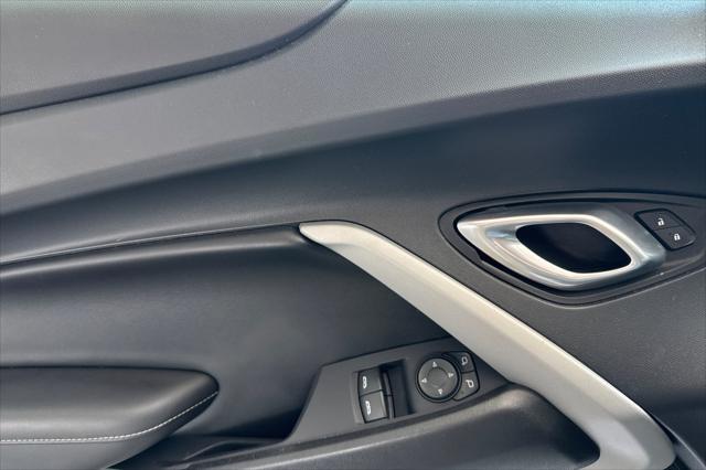 Photo of 2022 Summit White Chevrolet Camaro