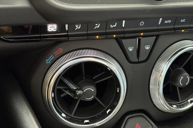 Photo of 2022 Summit White Chevrolet Camaro