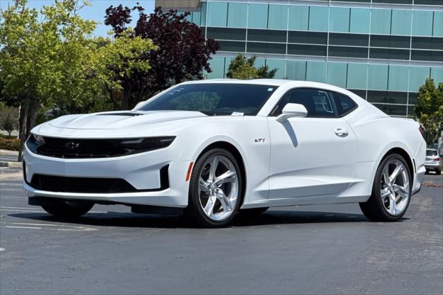Photo of 2022 Summit White Chevrolet Camaro